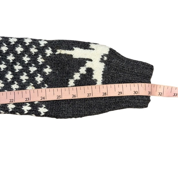 Christmas Sweater Reindeer Gray White Holiday Women’s S Knit Winter Festive - Picture 10 of 12